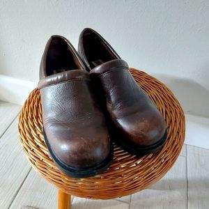 Riverstone brown leather clogs